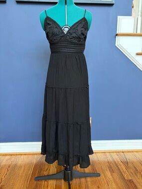 Love Tree Black Crochet Bodice Maxi Dress